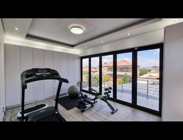 5 BEDROOM HOUSE FOR SALE IN AERORAND